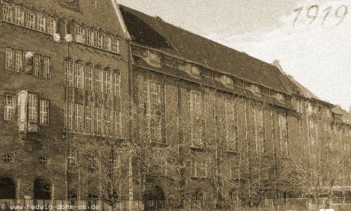 Altes Schulgebäude am Neuen Ufer